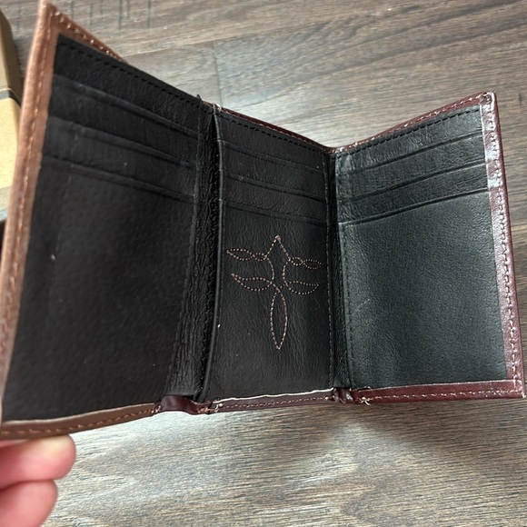 Justin Boots Genuine Leather,tooled yoke,hair hide tri-fold, RFID Western wallet - Picture 4 of 12
